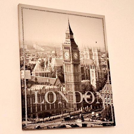 Merciful King Room, In Zone 2-3 London Exterior photo